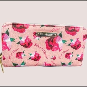 Betsy Johnson | Blush Boxed Wristlet